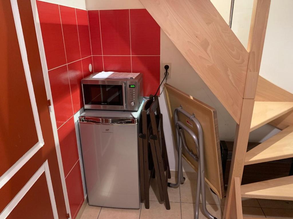 Gite De La Tour Saint-Pierre-de-Boeuf Экстерьер фото