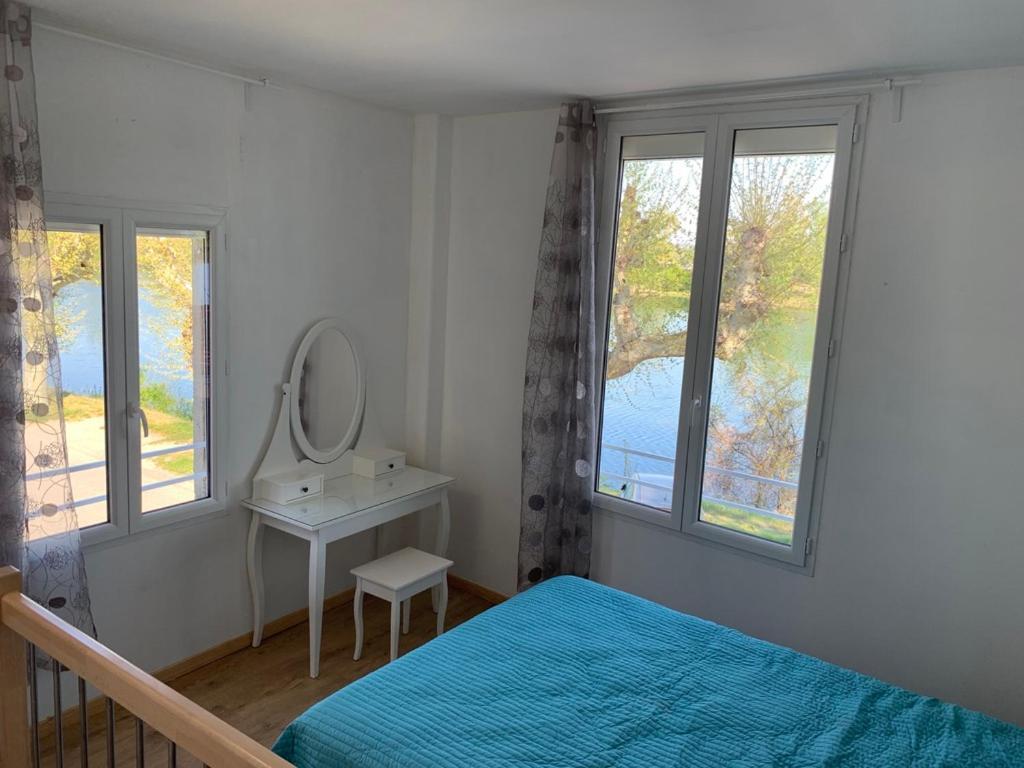 Gite De La Tour Saint-Pierre-de-Boeuf Экстерьер фото